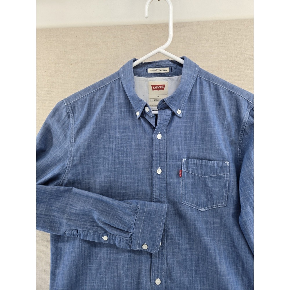 Levis Shirt Men Medium Blue Chambray Slim Fit Button Up Red Tab Work Utility